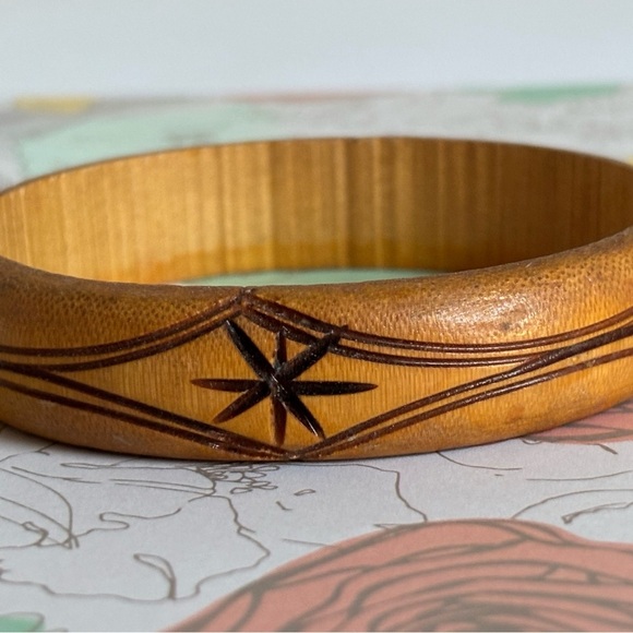Carved Wooden Bangle Bracelet w starburst - Picture 5 of 6